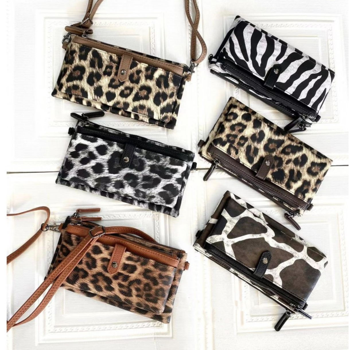 Crossbody Purse With Phone Pouch - Leopard