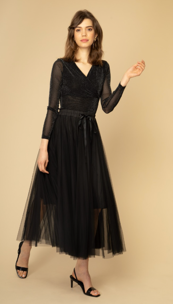 Model wearing Tulle maxi skirt in black 