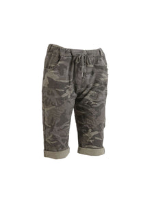 Kahki stretch camo shorts with drawstring waist